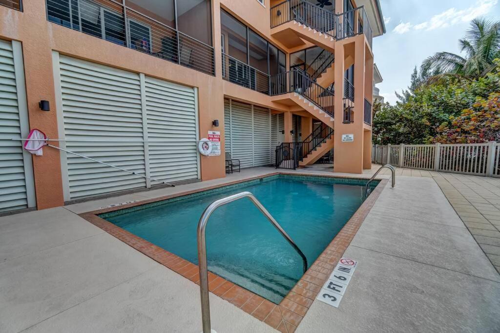 Bradenton Beach Resort Style Getaway-Walk to Beach Exterior foto
